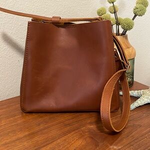 BUTTERFLY BUCKET BAG - Honey